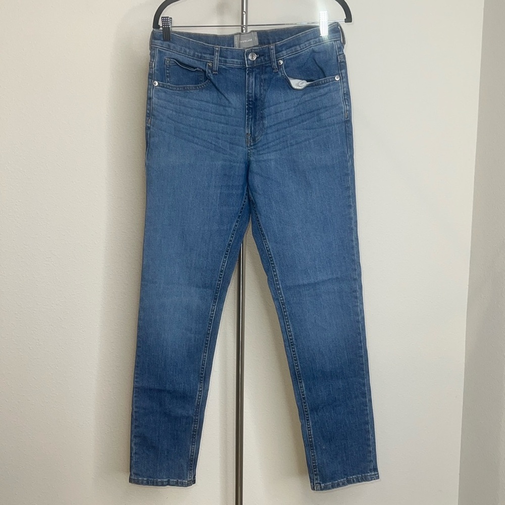 🔹 Everlane Slim Jeans